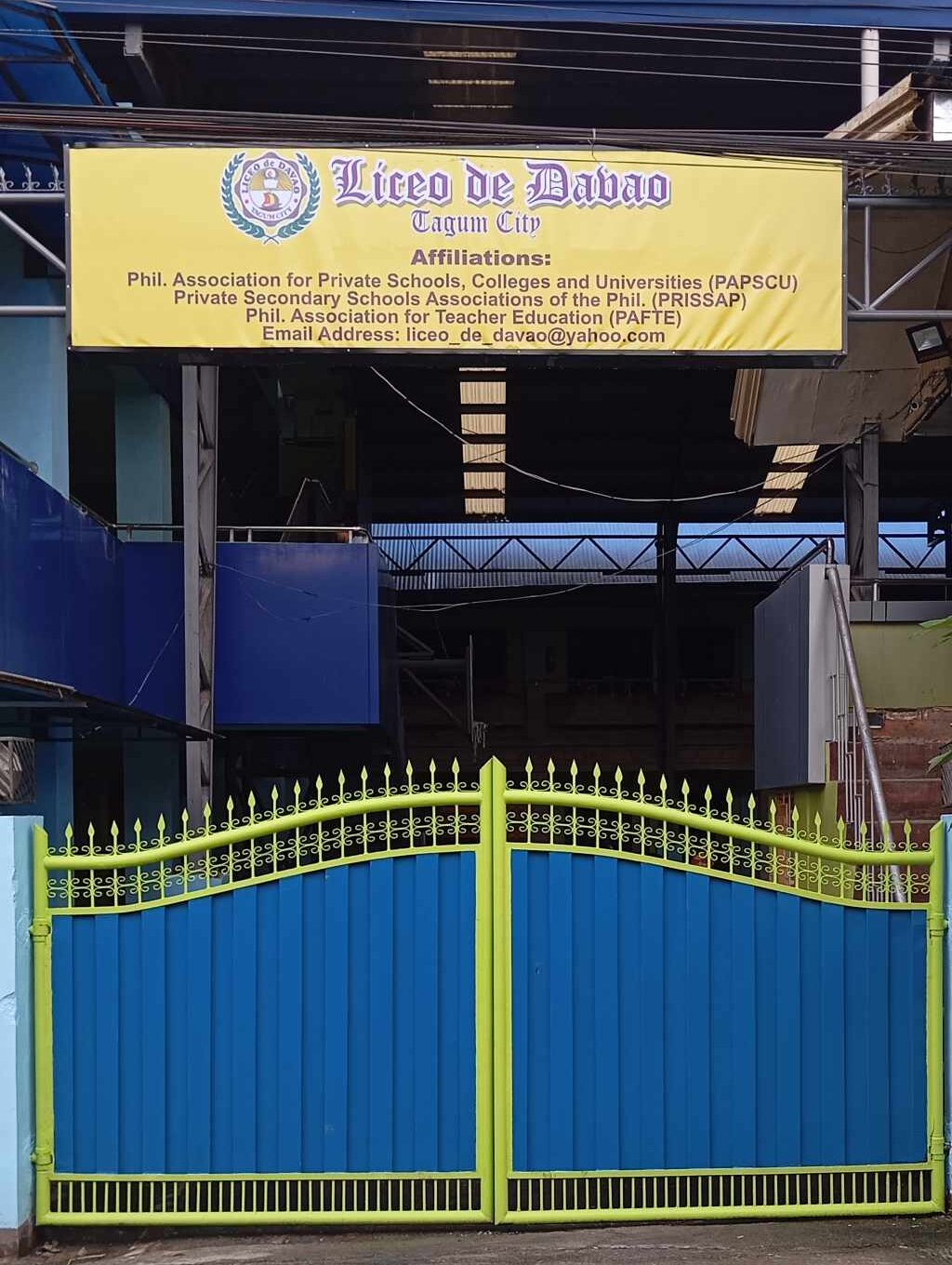 Liceo Side Gate